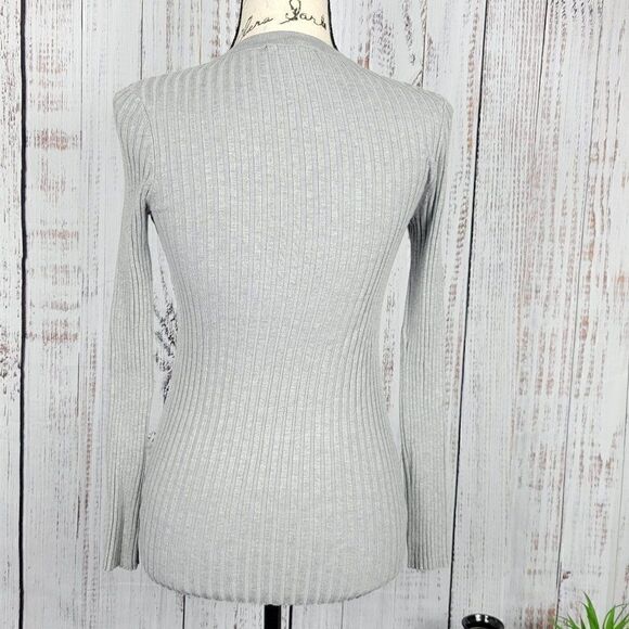 Motive Women's Medium Grey Ribbed Fitted Dressy Chic Casual Buckle Sweater - Picture 5 of 8